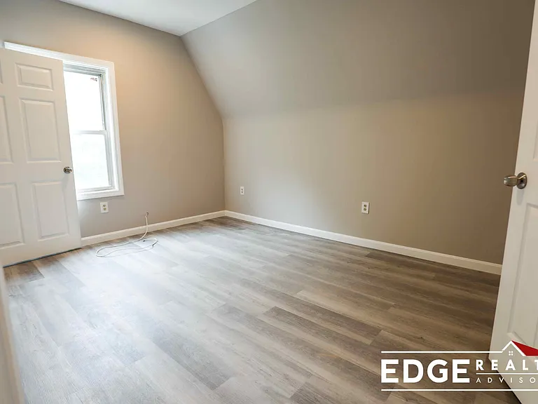 66 Quint Ave #2 — Photo 13