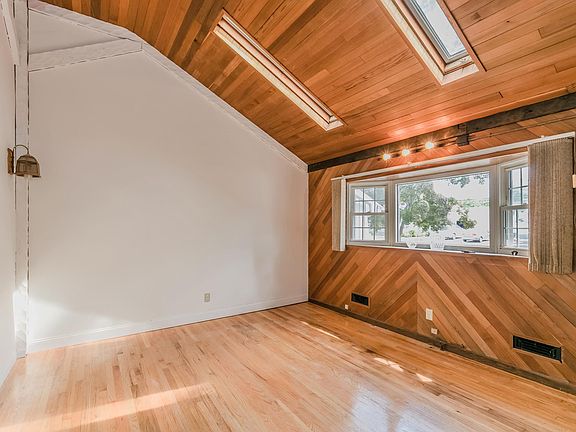 4th image of 144 W 15th St