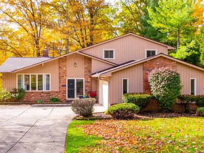 32760 Ledge Hill Dr, Solon, OH, 44139