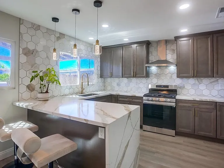 5013 Conrad Ave — Photo 5
