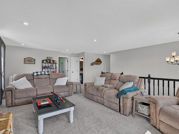 5th image of 109 Zinfandel Ln