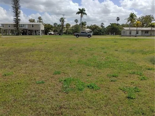 306 Storter AVE S, EVERGLADES CITY, FL 34139