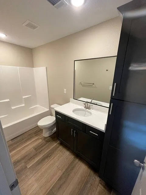 4421 East Main - 8 — Photo 3