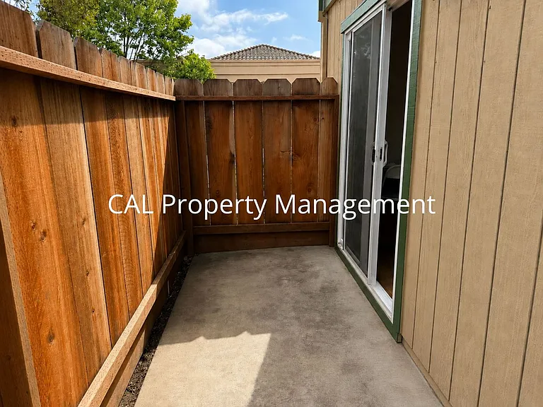 83 Castro St — Photo 9