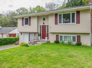 26 Bridge St, Bedford, NS B4A 2C1