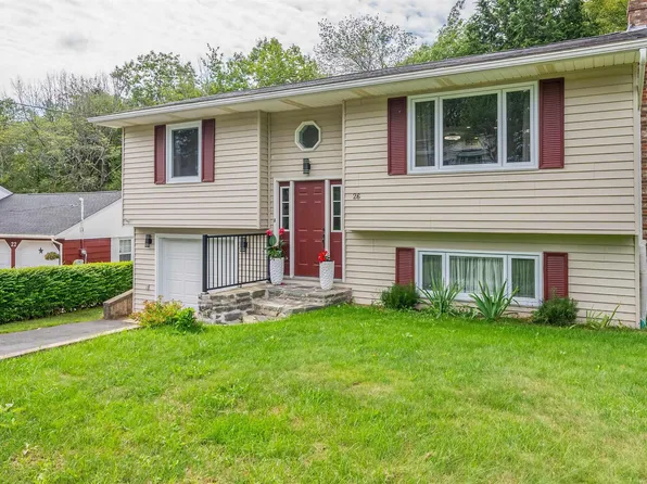 26 Bridge St, Bedford, NS B4A 2C1