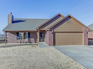 2120 S Russell St, Skiatook, OK 74070