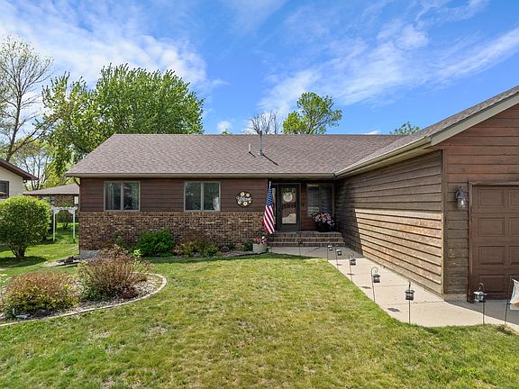 3rd image of 1624 12th St SW