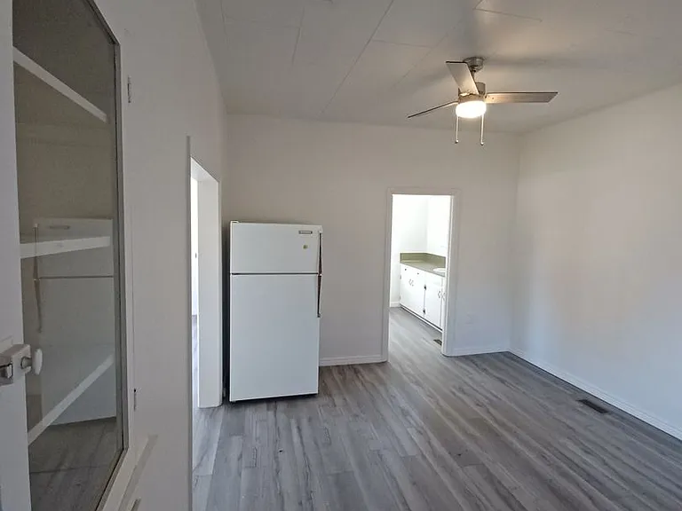 335 S 5 E — Photo 27