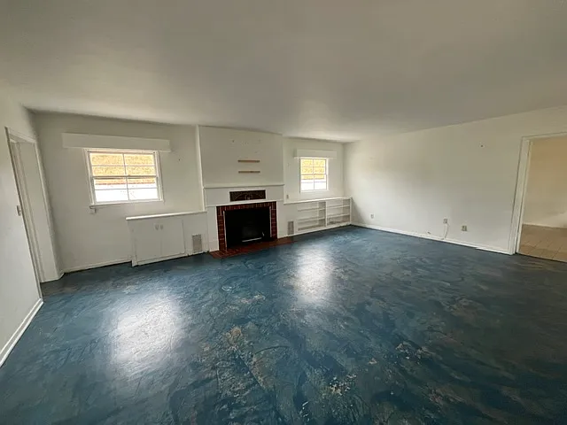1598 El Camino Real — Photo 2