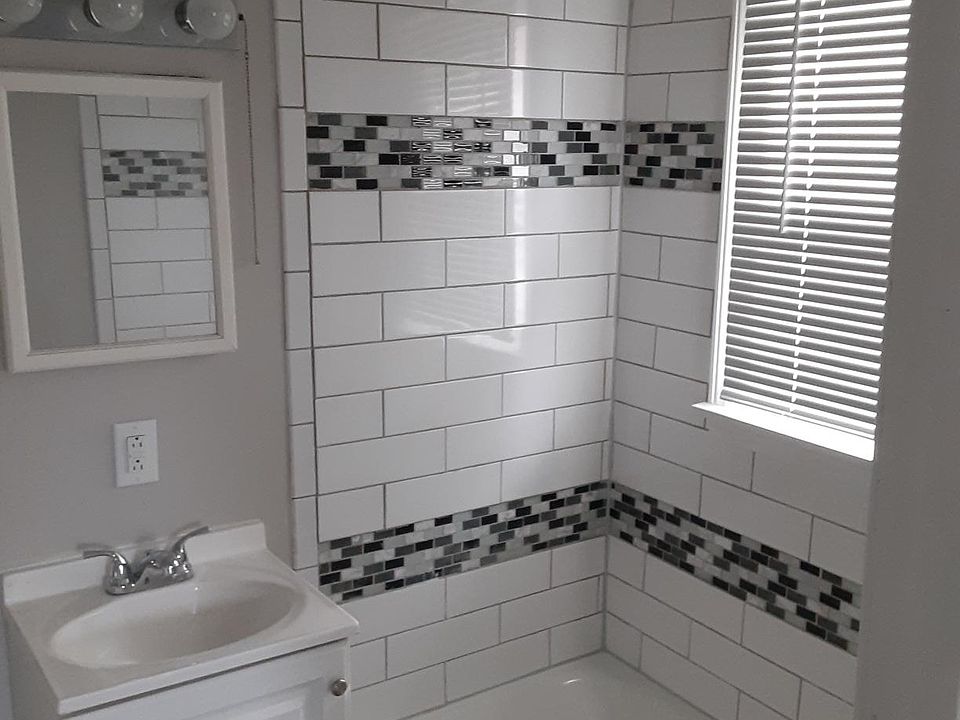 2nd image of 303 E Main St APT 4