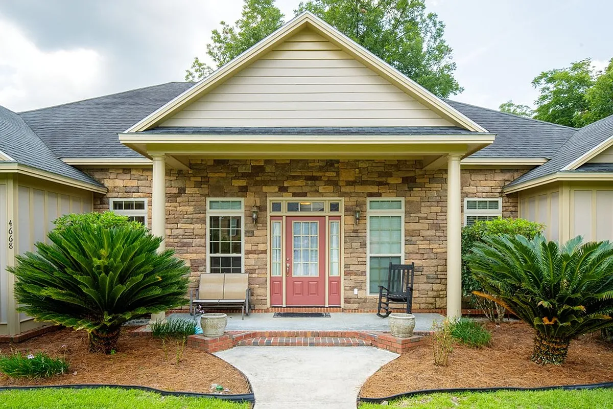 Building Photo - 4668 San Saba Dr
