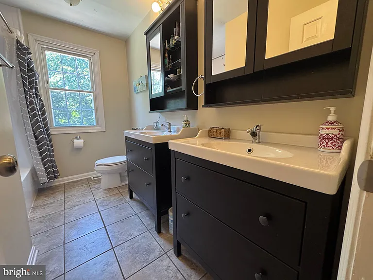 317 W Seminary Ave — Photo 27