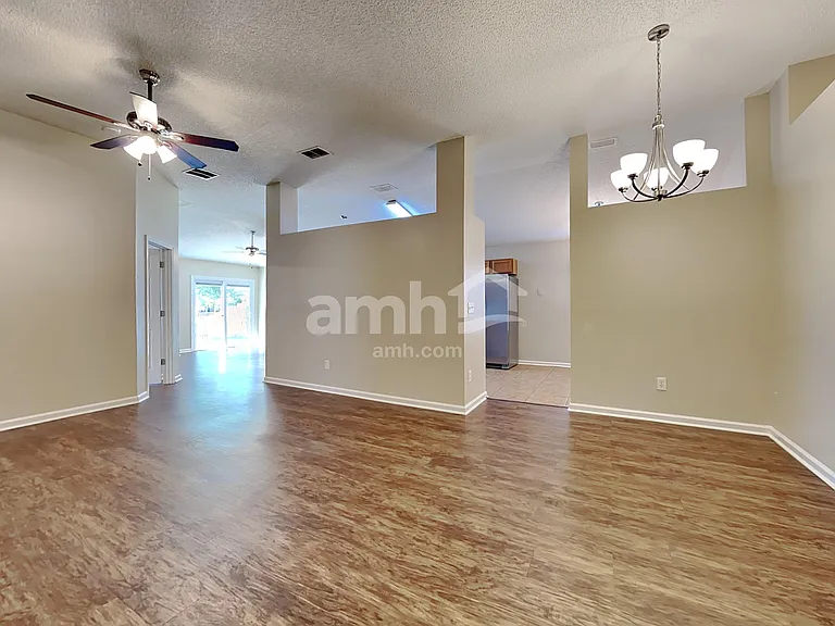 840 Mackenzie Circle St — Photo 6