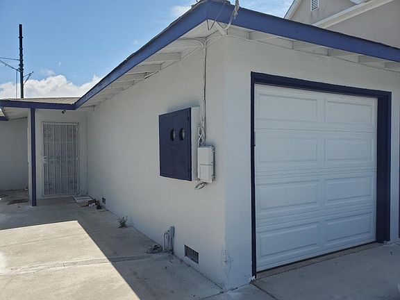 3rd image of 205 N Claremont St #207