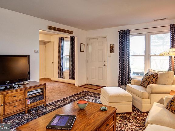 5th image of 1013 Harbour Dr