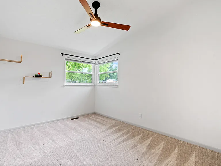 3205 Braddock St — Photo 23