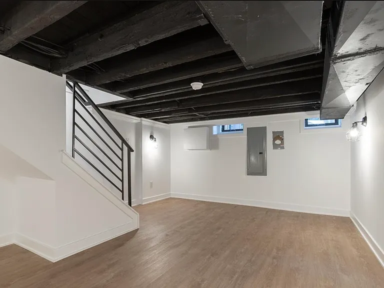 2034 E Hazzard St — Photo 19
