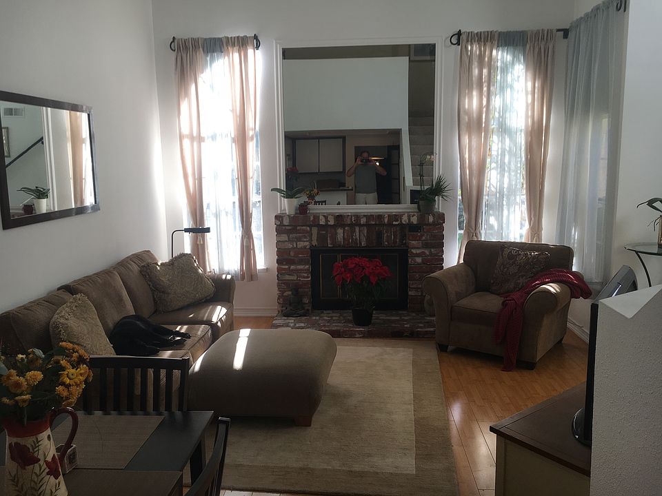 living area / 20' high ceiling