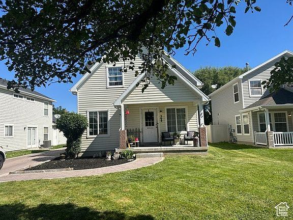 3rd image of 368 W Plum Pl N