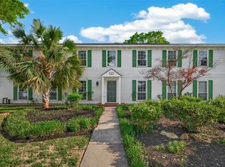 302 Hickory Ridge Dr, Seabrook, TX 77586