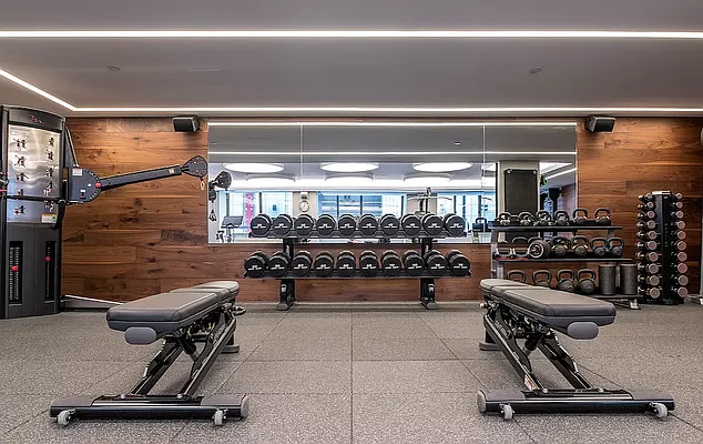 Rented by Cushman & Wakefield (Management) | media 8