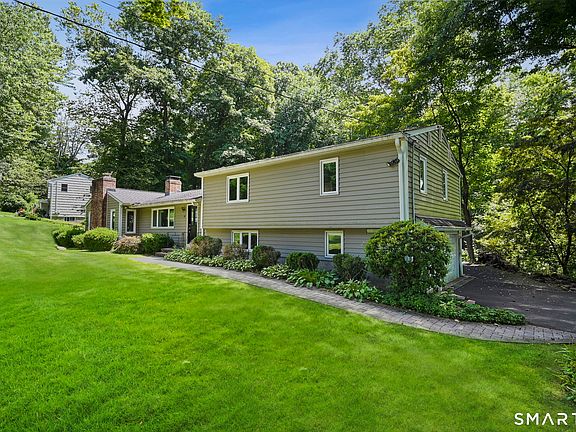 3rd image of 19 Crestwood Road