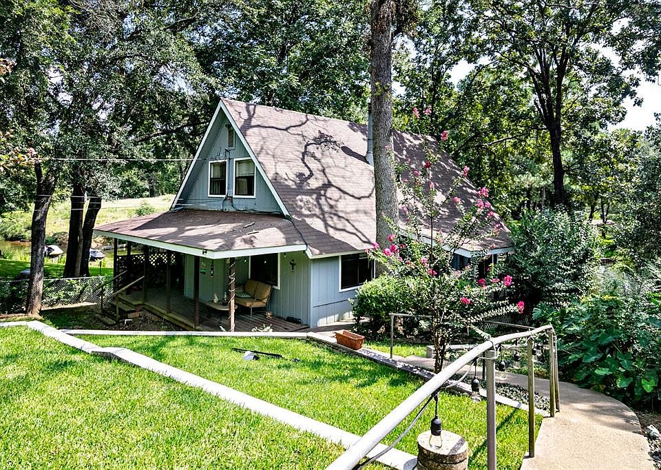 1st image of 160 Bayside Cir