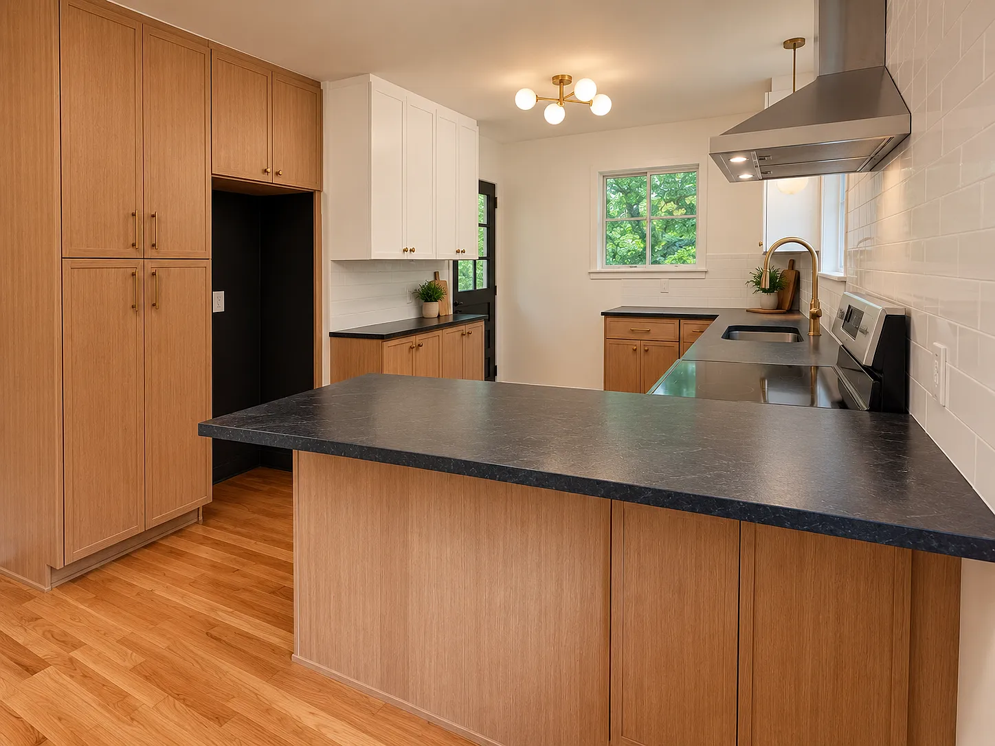 3 bed, 1400 sqft, $2,395 — Photo 4