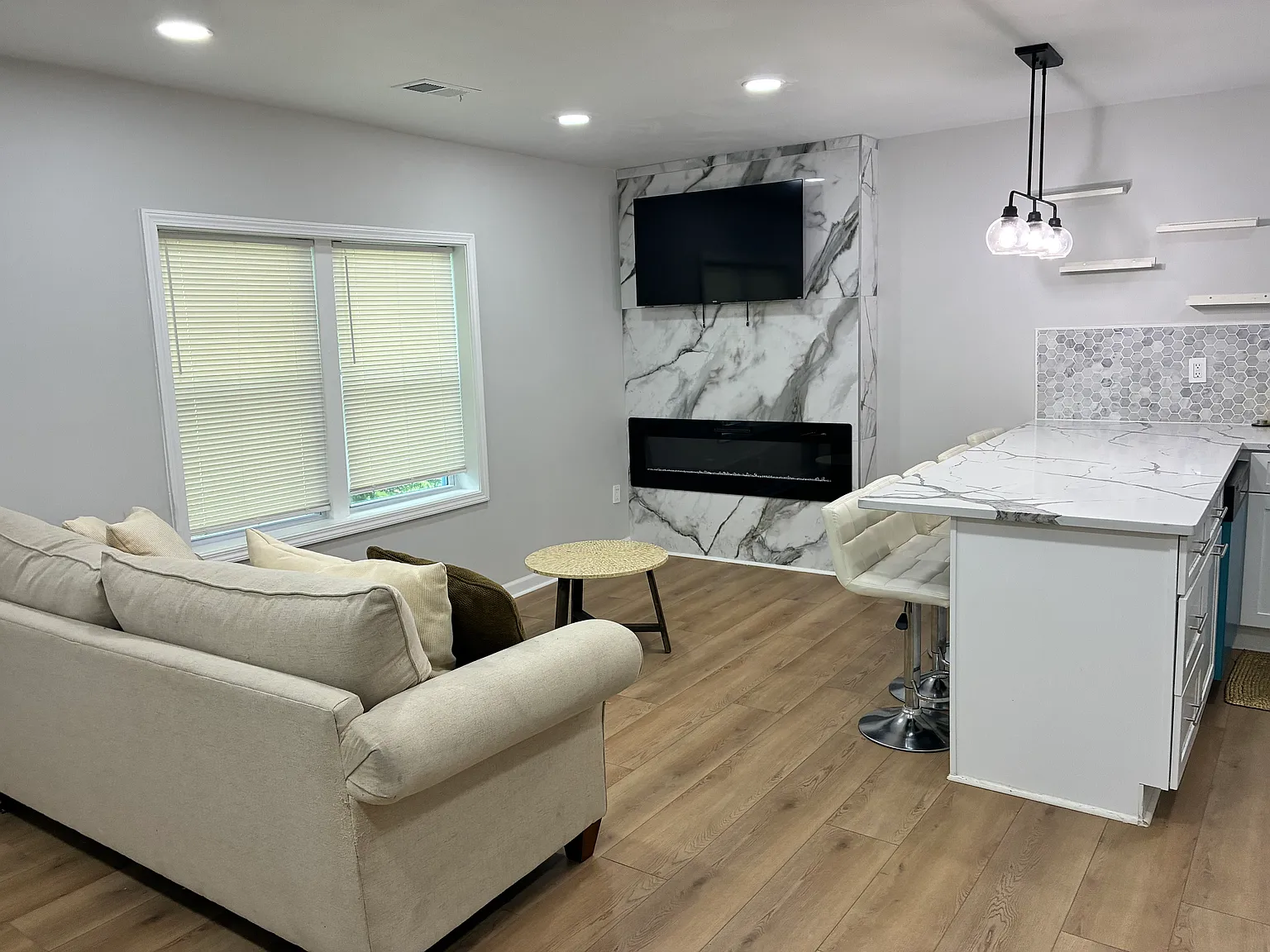 4 bed, 1221 sqft, $800 — Photo 2