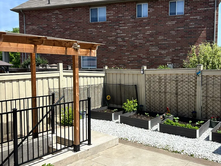 77 Personna Cir — Photo 37