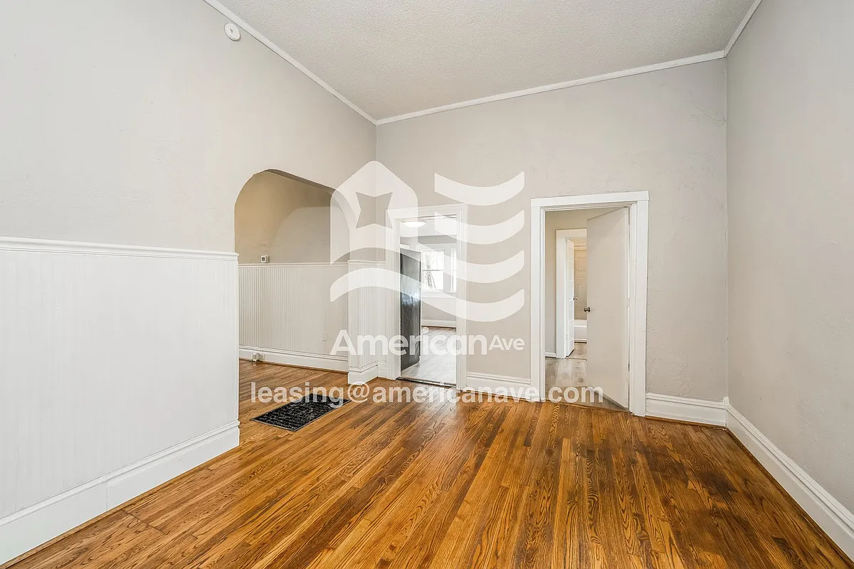 79565_002_living_room_13643602.jpg - 7832 4th Ave N