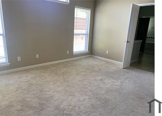 8409 Greenfield Dr — Photo 18