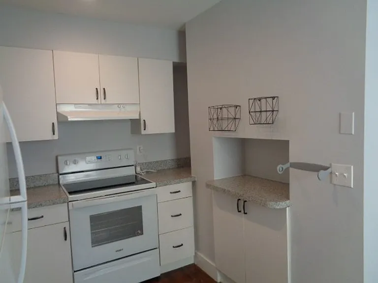 4025 Falls Rd — Photo 8