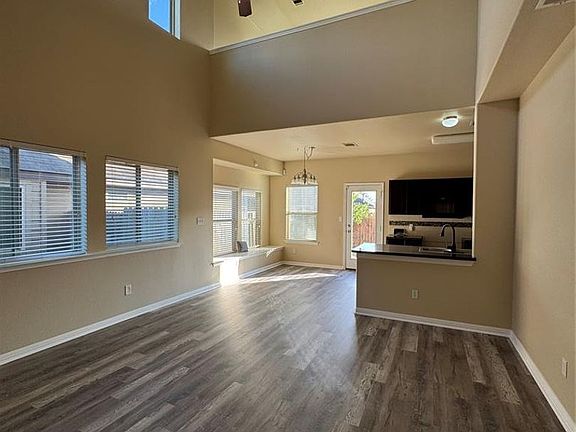 4th image of 15207 Verela Dr