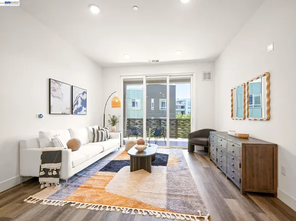 2339 Kinetic Cmn Unit 310, Fremont, CA 94539