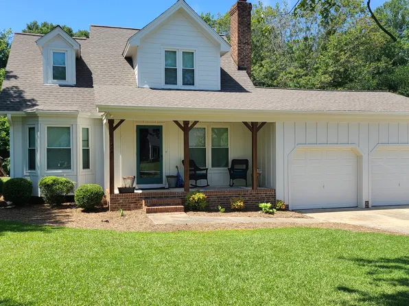 1126 Ridge Dr, Clayton, NC 27520