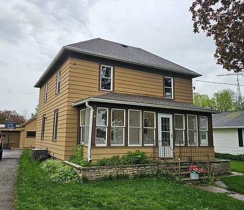 3rd image of 127 S Vine St