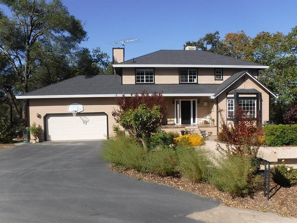 2nd image of 4760 Las Rocas Ln