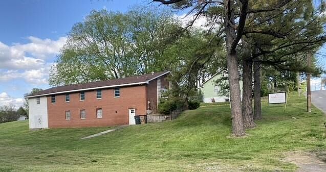 1st image of 901 Strouse Ave