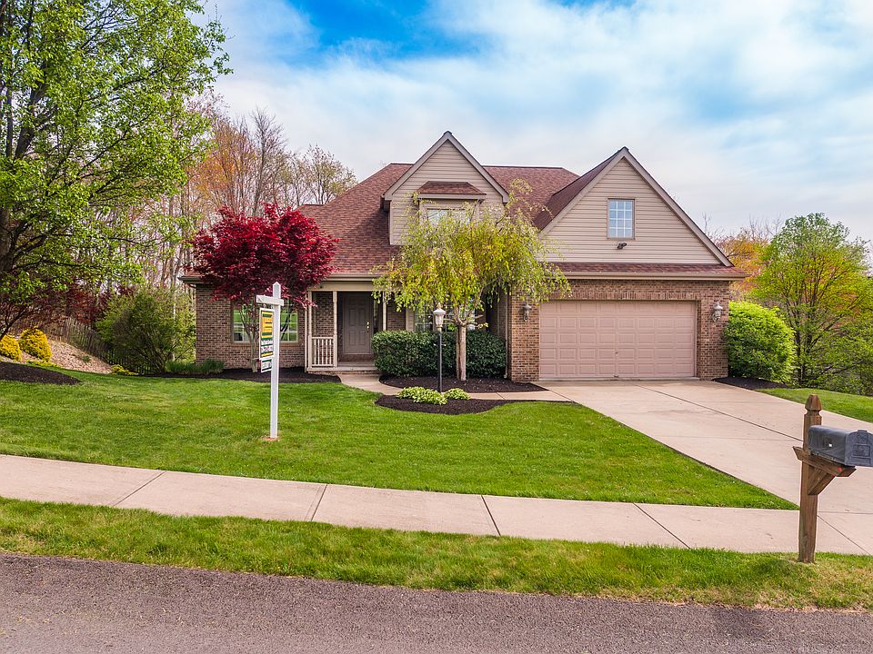 1st image of 135 Hunter Dr