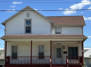 806 Academy St, Elroy, WI 53929
