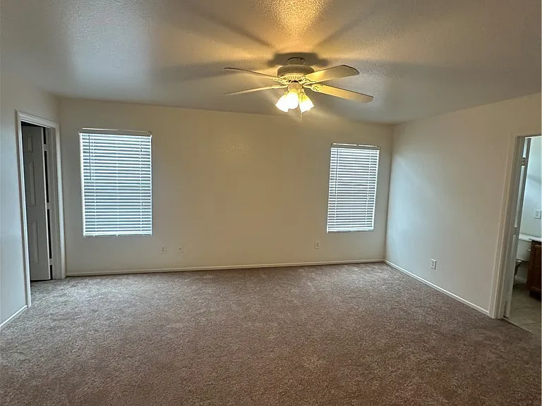 2844 Woodland Park Ave — Photo 15