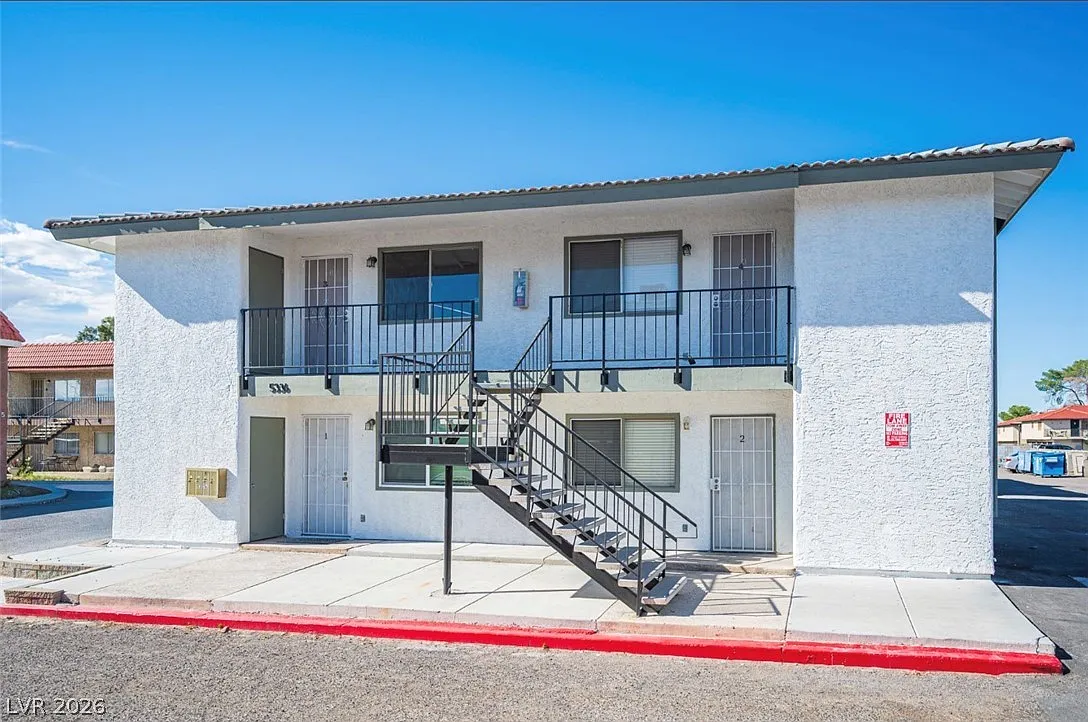 2 bed, 2.0 bath, 3870 sqft, $1,400 — Photo 1