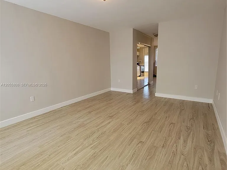 441 Collins Ave #10 — Photo 10