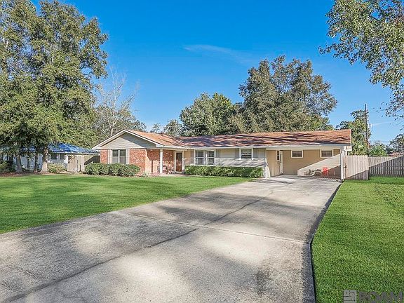 2nd image of 9545 N Parkview Dr