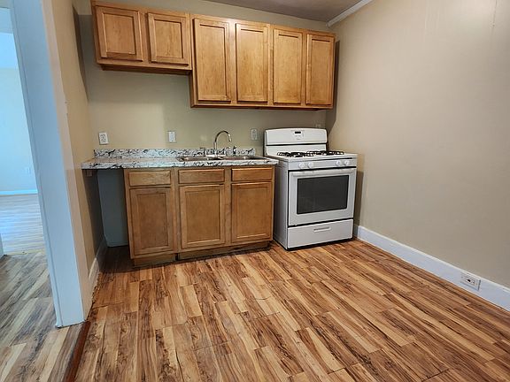 3rd image of 235 15th St Frnt #