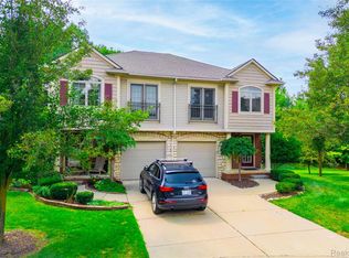 50580 Beechwood Ct, Plymouth, MI 48170