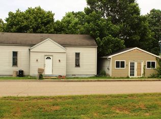 410 N Walnut St, Vevay, IN 47043