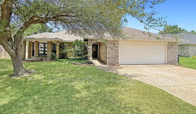 2901 Pueblo Ct S — Photo 1